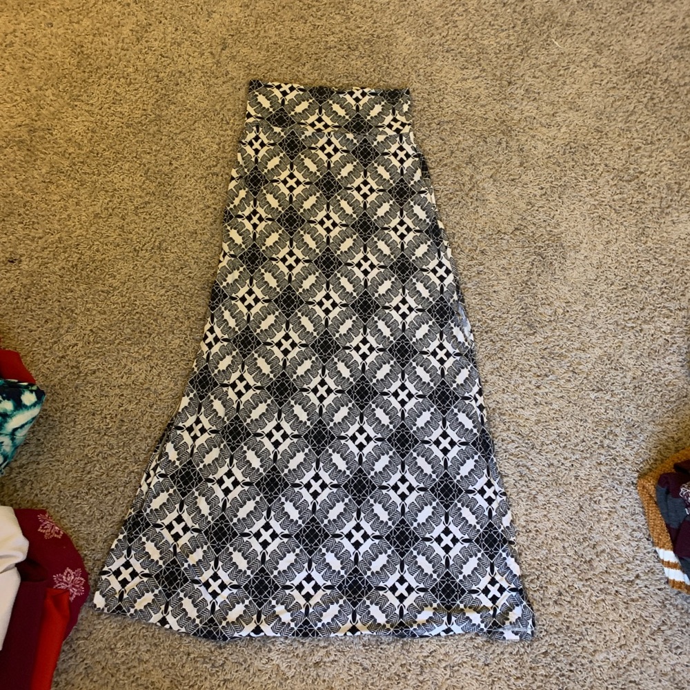 Long printed skirt
